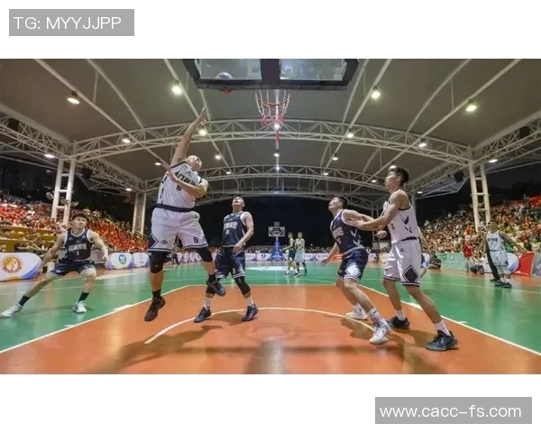 武汉篮球队展现出色团队协作能力助力联赛表现提升